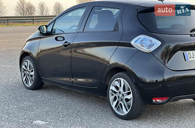 Хэтчбек Renault Zoe 2015 в 