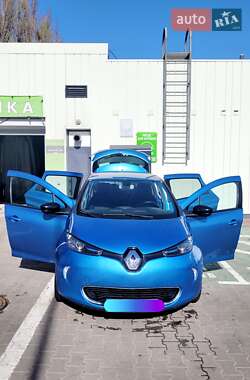 Хэтчбек Renault Zoe 2019 в 