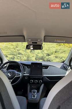 Хэтчбек Renault Zoe 2020 в 