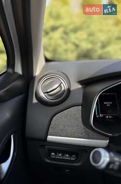 Хэтчбек Renault Zoe 2020 в 