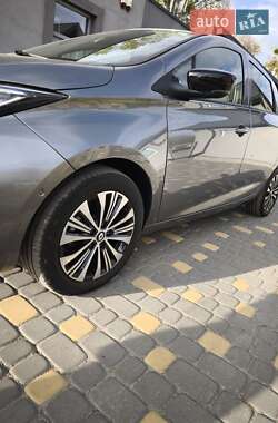 Хэтчбек Renault Zoe 2023 в 