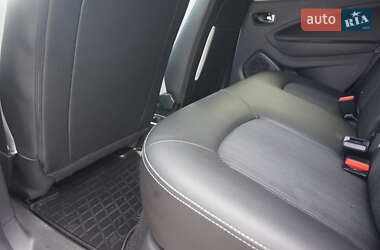 Хэтчбек Renault Zoe 2019 в 