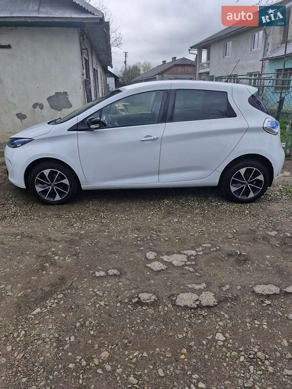 Хэтчбек Renault Zoe 2017 в 