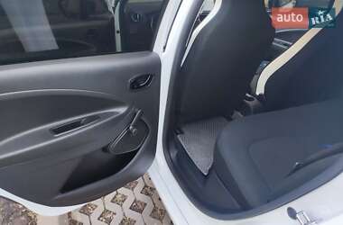 Хэтчбек Renault Zoe 2020 в 