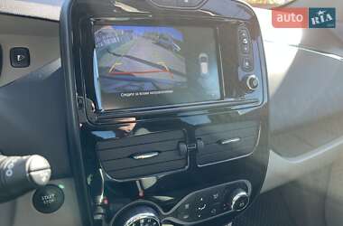 Хэтчбек Renault Zoe 2016 в 