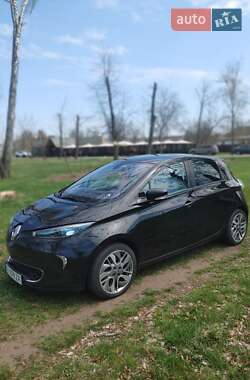 Хэтчбек Renault Zoe 2015 в 