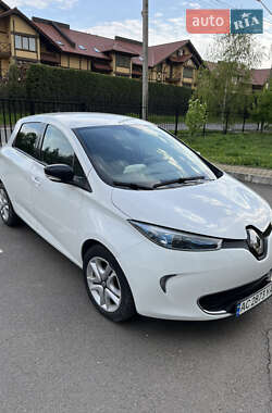 Хэтчбек Renault Zoe 2016 в 