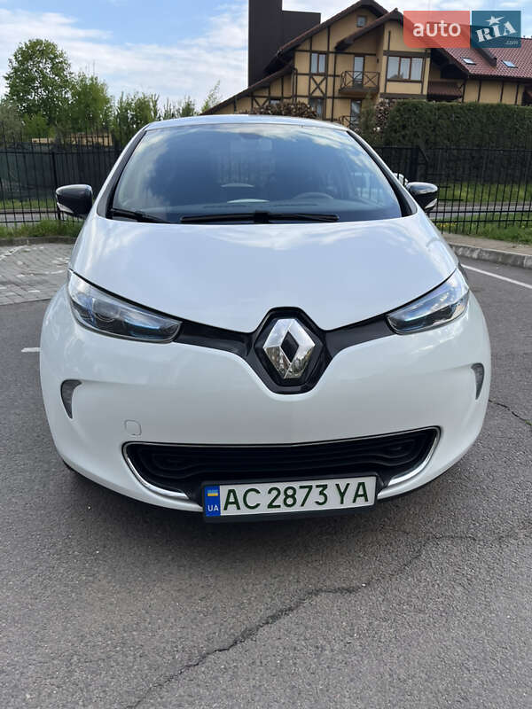 Хэтчбек Renault Zoe 2016 в 