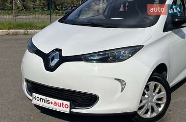 Хетчбек Renault Zoe 2015 в 