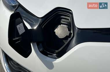 Хетчбек Renault Zoe 2015 в 