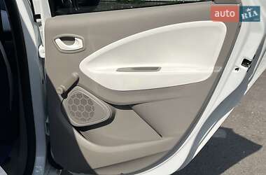 Хетчбек Renault Zoe 2015 в 