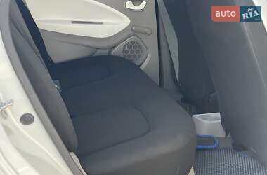 Хетчбек Renault Zoe 2015 в 