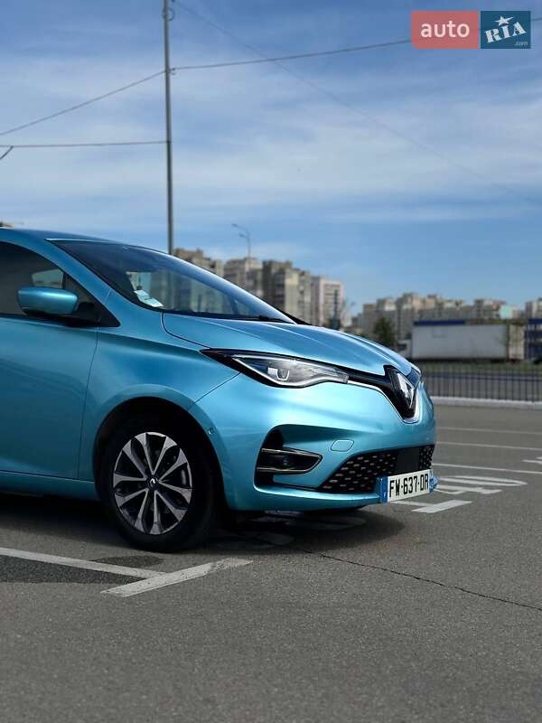 Хэтчбек Renault Zoe 2020 в 