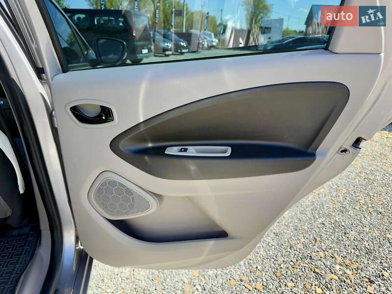 Хэтчбек Renault Zoe 2015 в Самборе