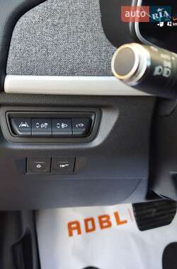 Хэтчбек Renault Zoe 2022 в 