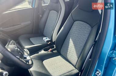 Хетчбек Renault Zoe 2019 в 