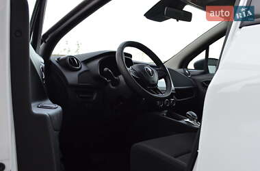 Хэтчбек Renault Zoe 2021 в 