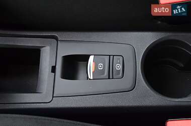 Хэтчбек Renault Zoe 2021 в 