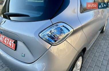 Хетчбек Renault Zoe 2016 в 
