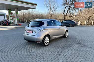 Хетчбек Renault Zoe 2016 в 