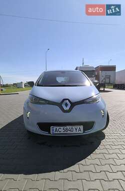 Хетчбек Renault Zoe 2016 в 