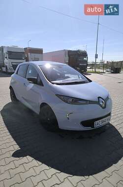 Хетчбек Renault Zoe 2016 в 