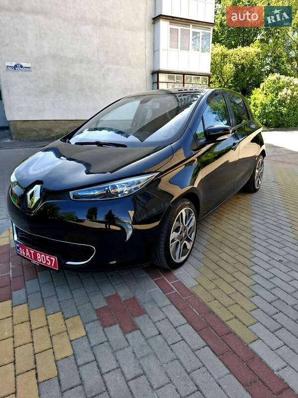 Хетчбек Renault Zoe 2015 в 