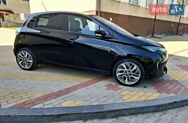 Хетчбек Renault Zoe 2015 в 