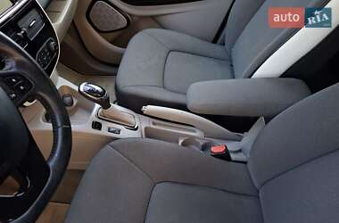 Хетчбек Renault Zoe 2015 в 