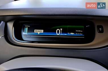 Хетчбек Renault Zoe 2015 в 