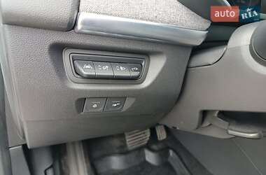 Хэтчбек Renault Zoe 2020 в 