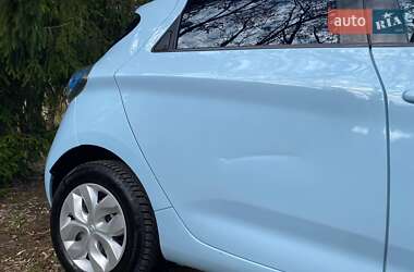 Хэтчбек Renault Zoe 2013 в 