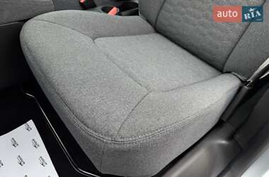 Хэтчбек Renault Zoe 2021 в 
