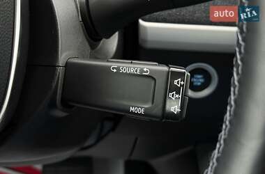 Хэтчбек Renault Zoe 2021 в 