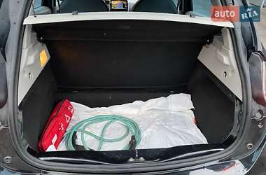 Хэтчбек Renault Zoe 2014 в 