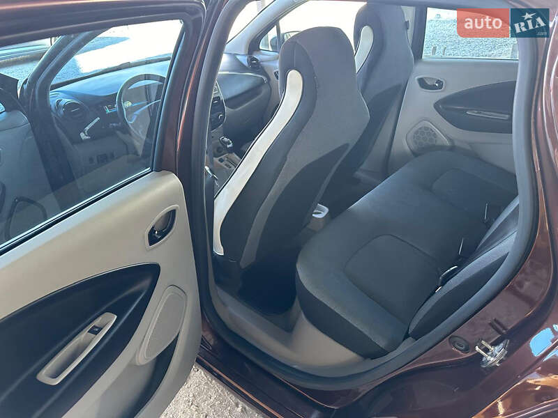Хетчбек Renault Zoe 2015 в Дніпрі