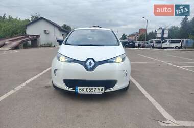 Хэтчбек Renault Zoe 2015 в 