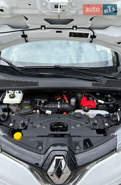 Хэтчбек Renault Zoe 2020 в 
