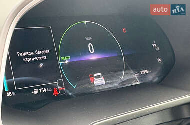 Хэтчбек Renault Zoe 2020 в 