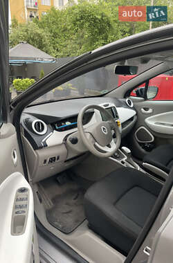 Хэтчбек Renault Zoe 2015 в 