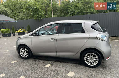 Хэтчбек Renault Zoe 2015 в 