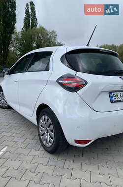 Хэтчбек Renault Zoe 2020 в 