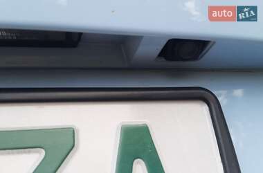Хэтчбек Renault Zoe 2015 в 