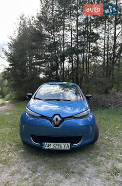 Хэтчбек Renault Zoe 2017 в 