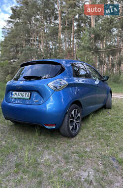 Хэтчбек Renault Zoe 2017 в 