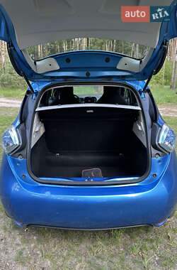 Хэтчбек Renault Zoe 2017 в 