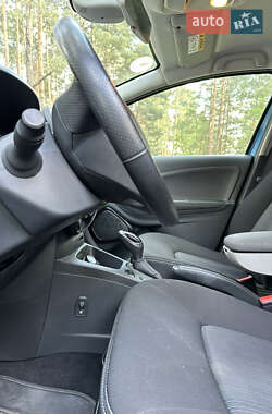 Хэтчбек Renault Zoe 2017 в 