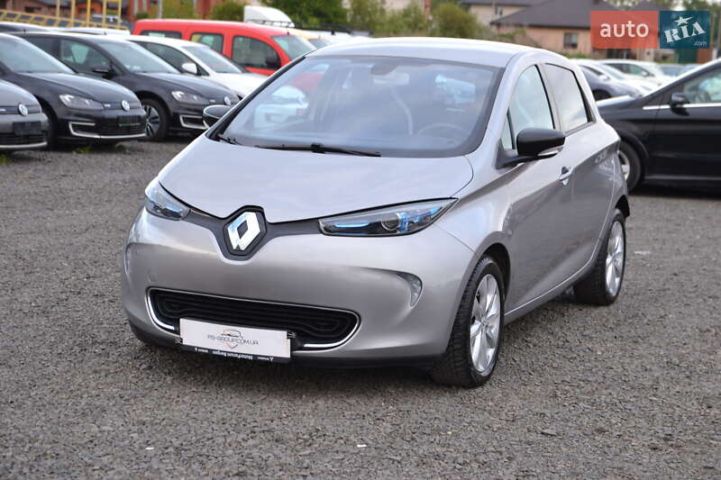 Хетчбек Renault Zoe 2016 в 