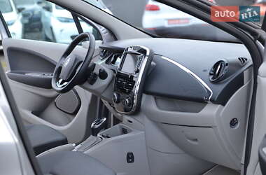 Хетчбек Renault Zoe 2016 в 