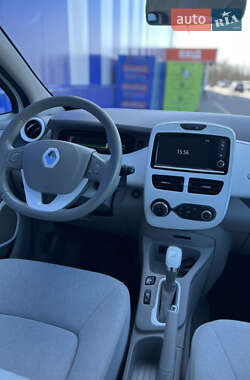 Хэтчбек Renault Zoe 2015 в 